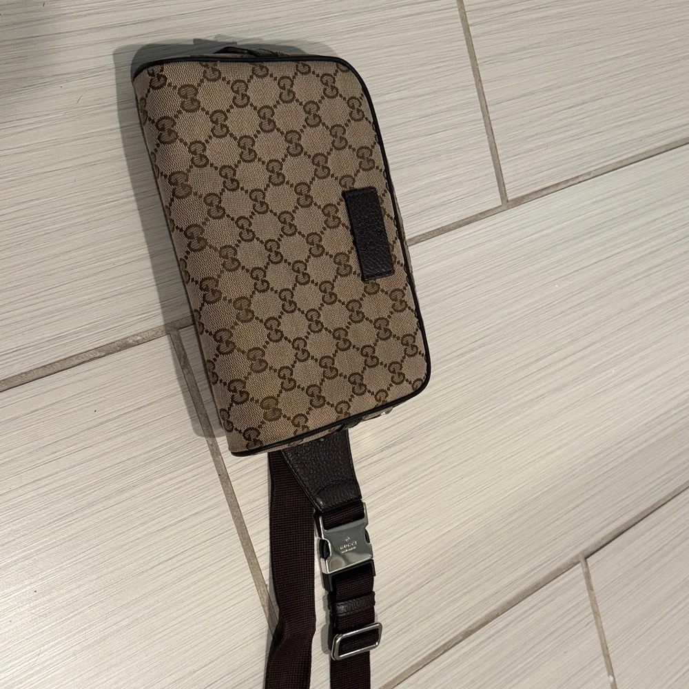 Gucci Belt Bag - Picture 9 of 13